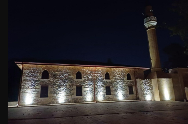Ordu Büyükşehir Belediye Başkanı Dr. Mehmet Hilmi Güler’in vizyonuyla, kentin köklü geçmişi ve manevi mirası koruma altına alınıyor. 2019 yılından bu yana yürütülen titiz çalışmalarla; Türk-İslam kültürünün en nadide örnekleri olan camiler, çeşmeler, türbeler ve konaklar aslına uygun şekilde restore edilerek halkın hizmetine sunuluyor.